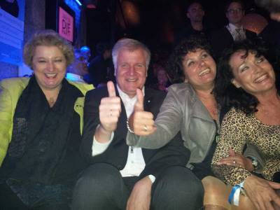 Facebook Party mit Herrn Ministerpr�sidenten Horst Seehofer im P1 in M�nchen
