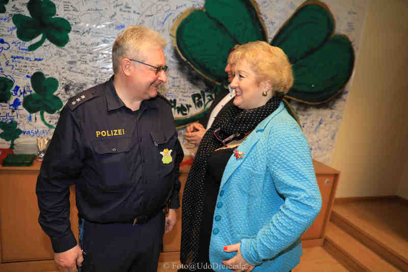 Petra Guttenberger bei der Polizeiinspektion Fürth.
Foto: Udo Dreier