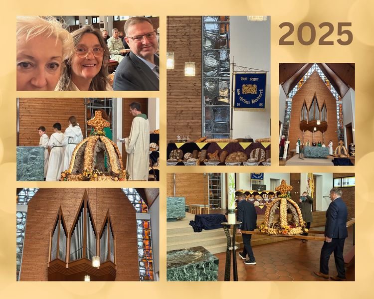 Ökumenischer Erntedankgottesdienst der Bäcker-Innung Fürth-Neustadt / Aisch am Sonntag, 19. Oktober 2025: Gerade in Krisenzeiten sind solche Veranstaltungen umso wichtiger um Dank zu sagen und positiv in die Zukunft zu blicken. Umrahmt von den Bäckerposaunen wurde der Brotaltar in der Kirche Hl. Dreifaltigkeit, Stadeln, an die Tafel übergeben, um Menschen in schwieriger wirtschaftlicher Lage zu unterstützen.
Fotos: P. Guttenberger